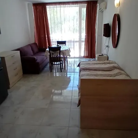 студио а 102 Daire Burgaz